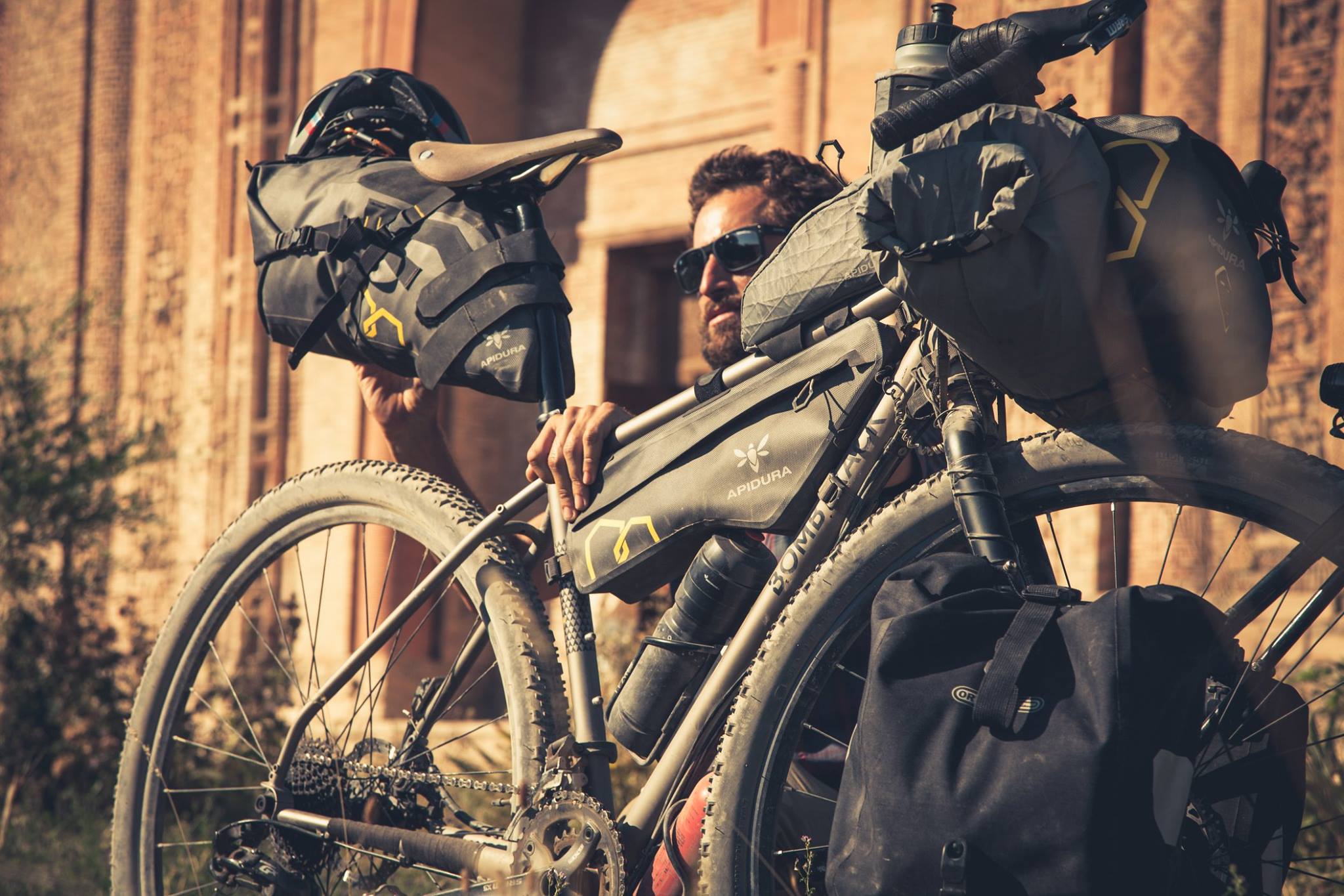 vente-accessoire-bike-packing-apidura-paris